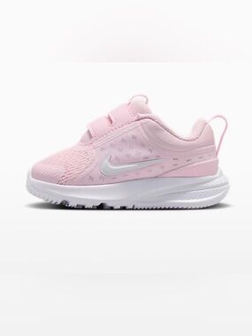 Nike Star Runner 5
Baby/Toddler Shoes size 8 toddler